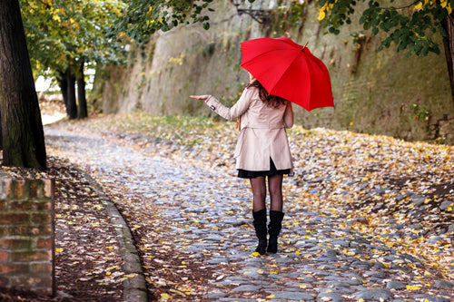 Stay in control - A guide to frizz-free hair, whatever the weather