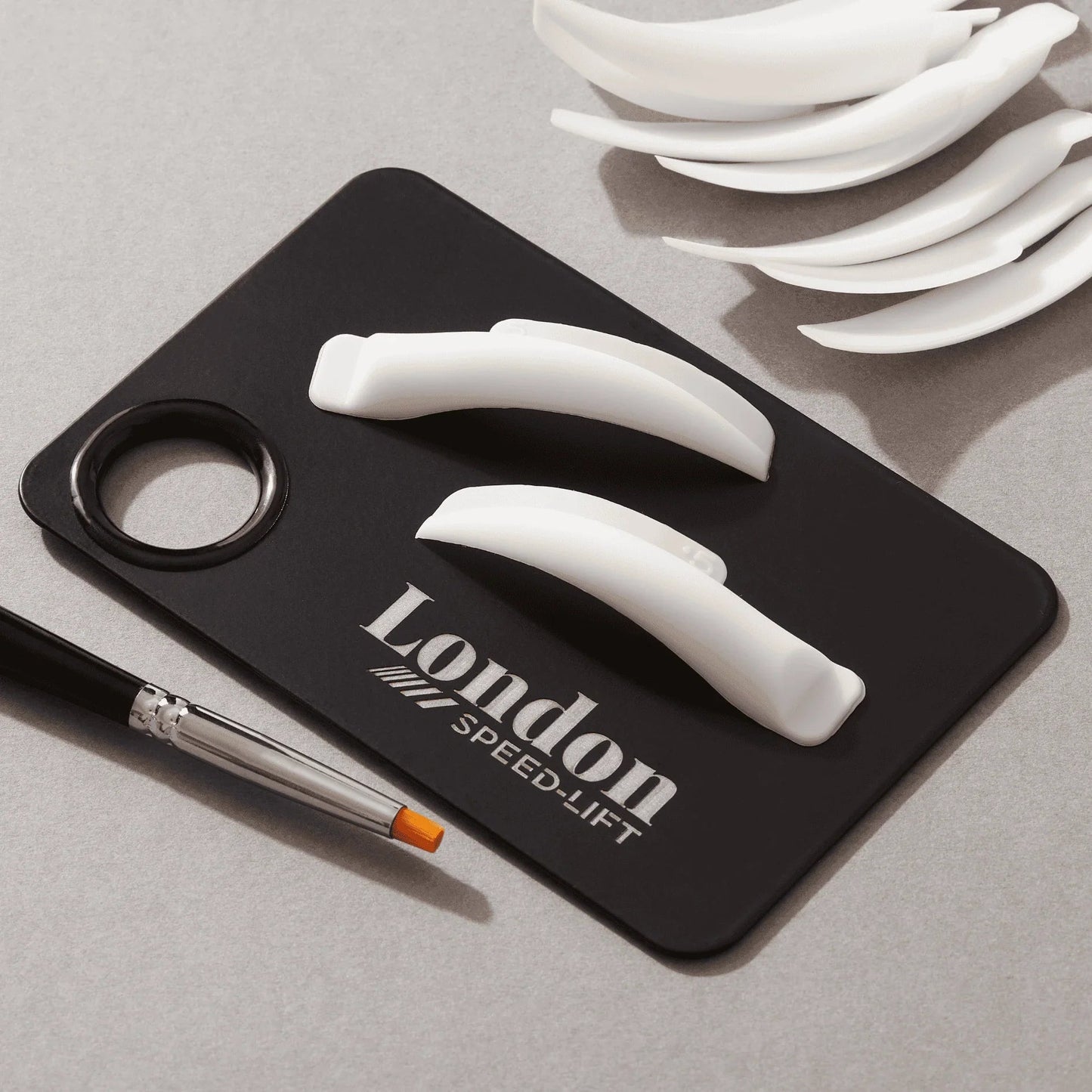 London Brow Adhesive-Free Lash Lifting Shields — White