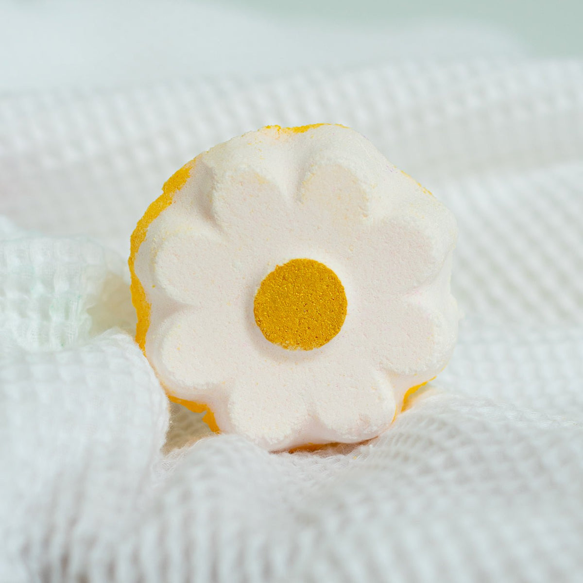 Soul and Soap Daisy Bath Bomb 75g